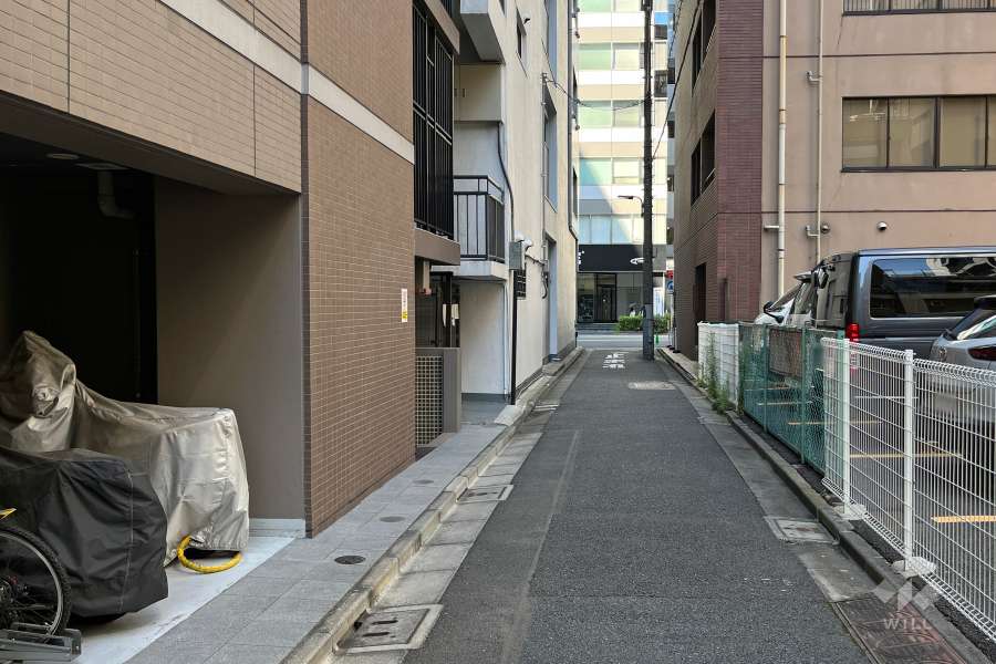 敷地東側の前面道路