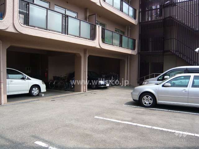 敷地内駐車場（屋外平面式）
