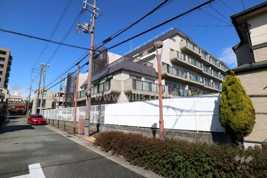 日商岩井夙川マンションの外観（南西側から）