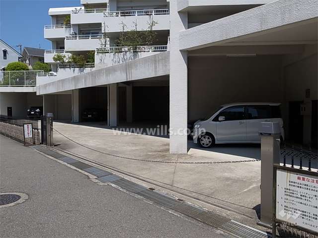 敷地内駐車場（平面式　ロボットゲート付き）