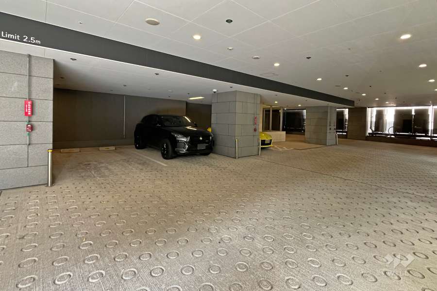 敷地内駐車場（屋内平面式）
