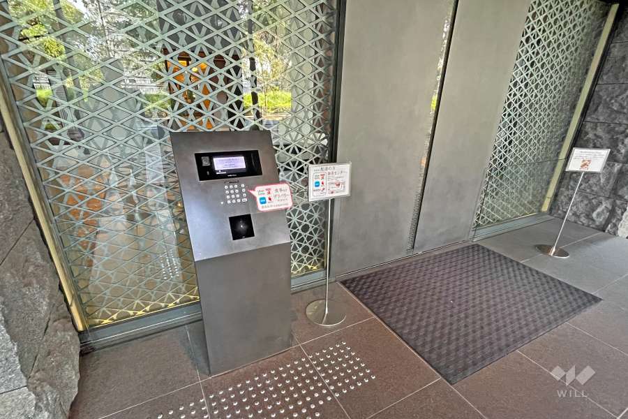 サブエントランスはオートロック付きです。