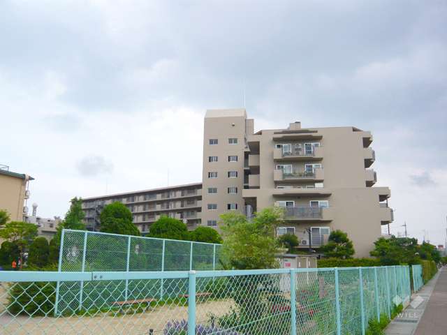 日興甲東園スカイマンションの外観（北西側から）