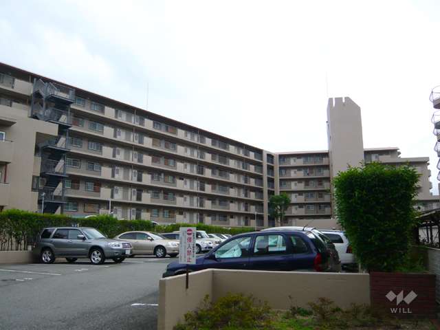 日興甲東園スカイマンションの外観（北側から）