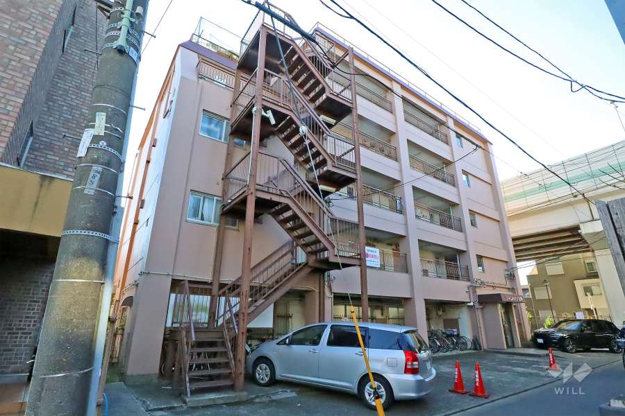 シャンハイツ松輝の外観(北東側から)