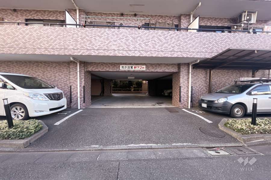 駐車場の出入り口・敷地内駐車場（屋外平面式・屋内平面式）