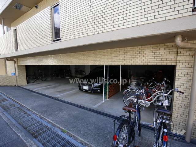 敷地内駐車場（屋内平面式）