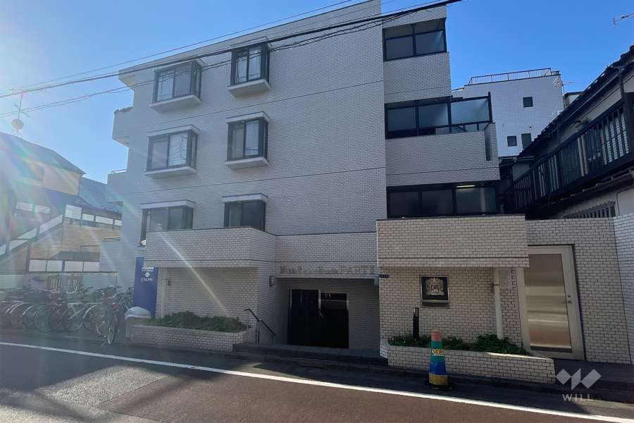 日興パレス羽田２の外観（東側から）