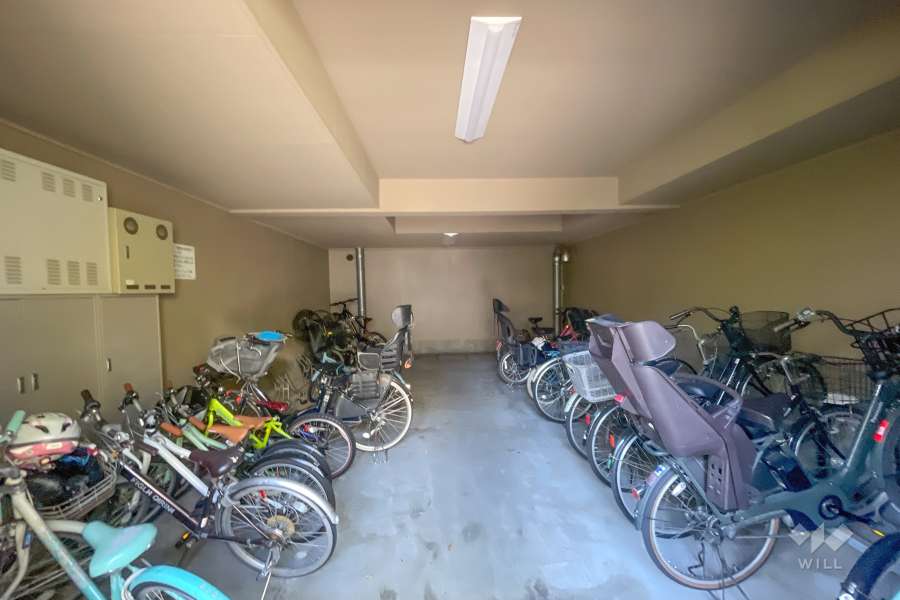 屋内に設けられた駐輪場