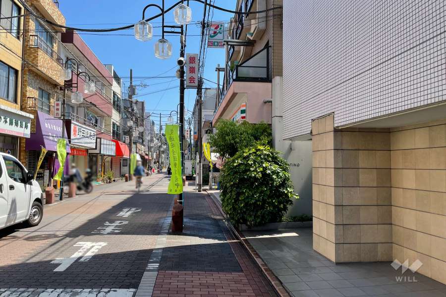 敷地北西側の前面道路