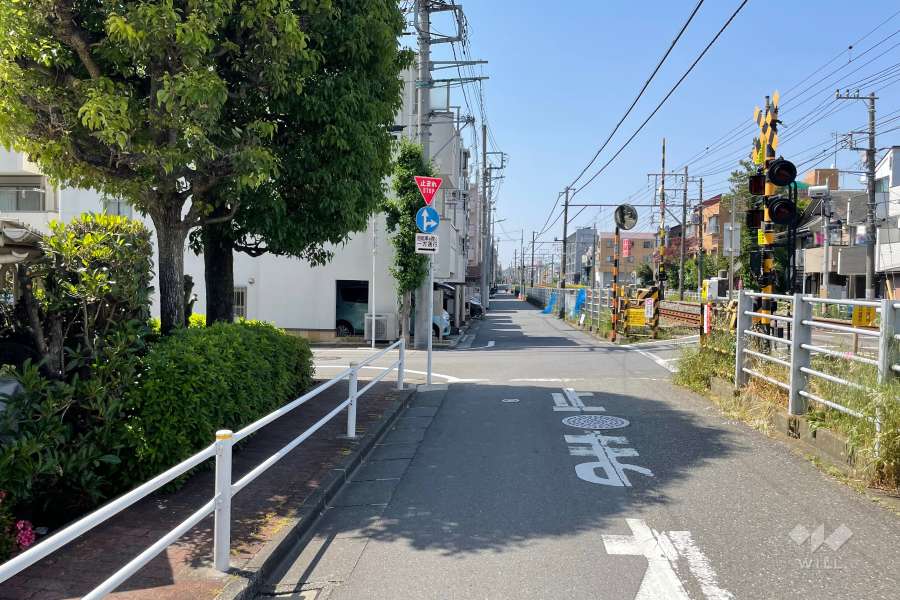 敷地北東側の前面道路　