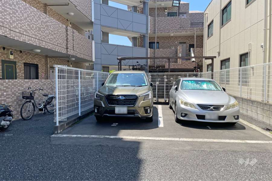 敷地内駐車場（屋外平面式）