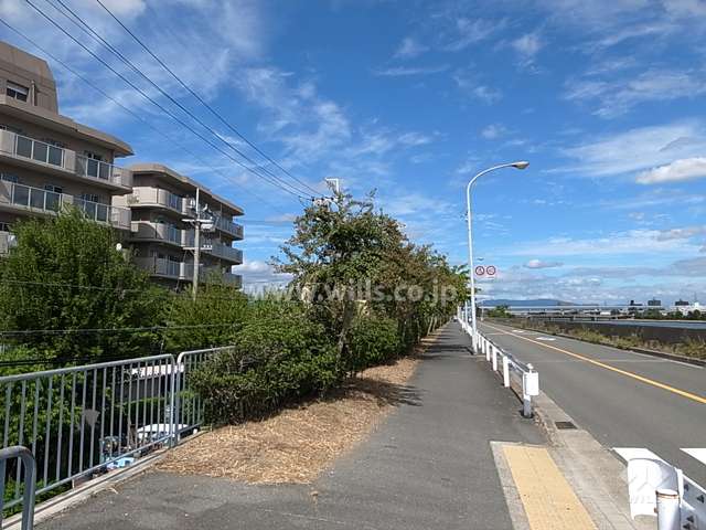 敷地東側には武庫川が流れています。