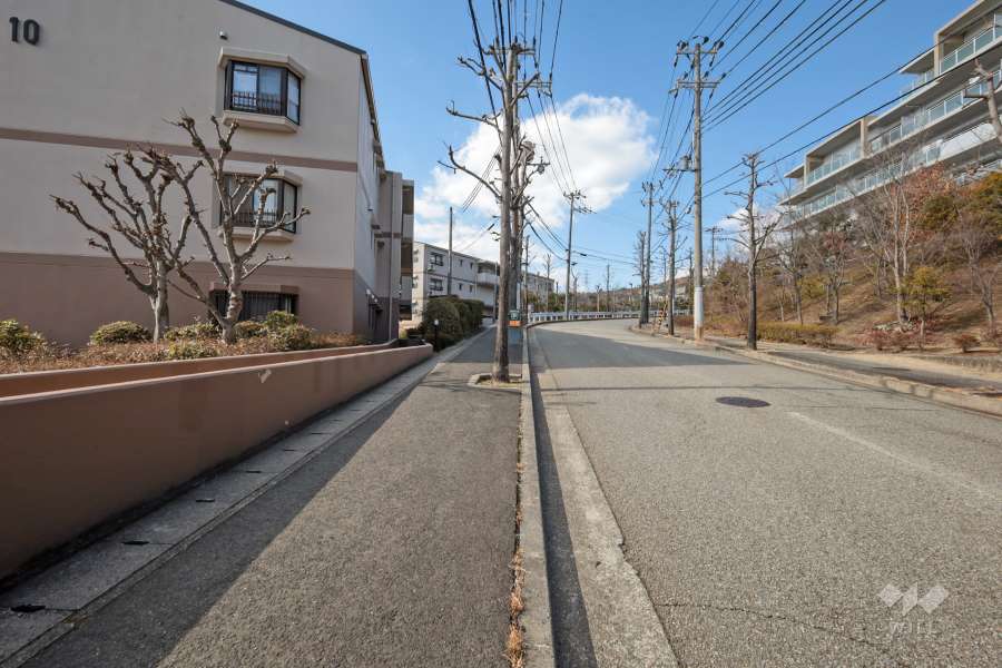 敷地北東側の前面道路