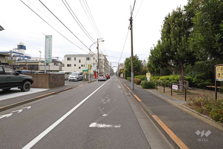 敷地南西側の前面道路