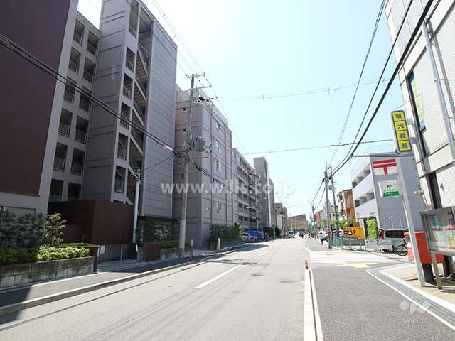 西宮第3コーポラスA棟の西側前面道路（北側から）