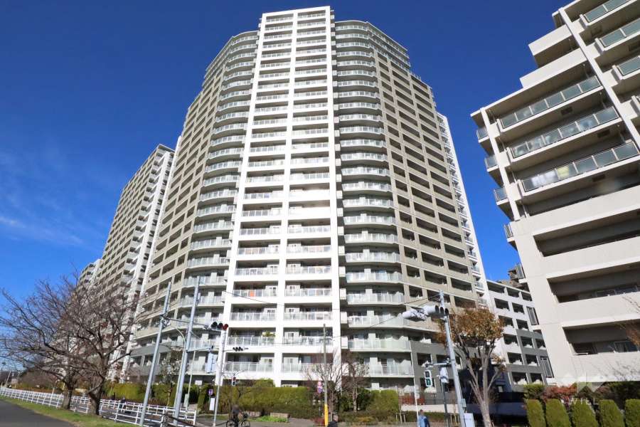 シエルズガーデン エールタワーの外観（南側から）