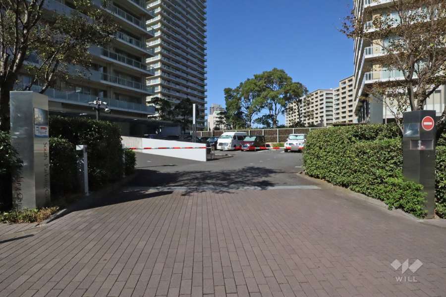 駐車場の出入り口