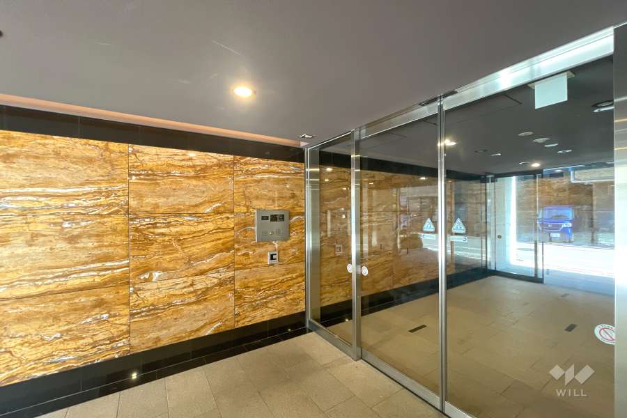 エントランスはオートロック付きです。