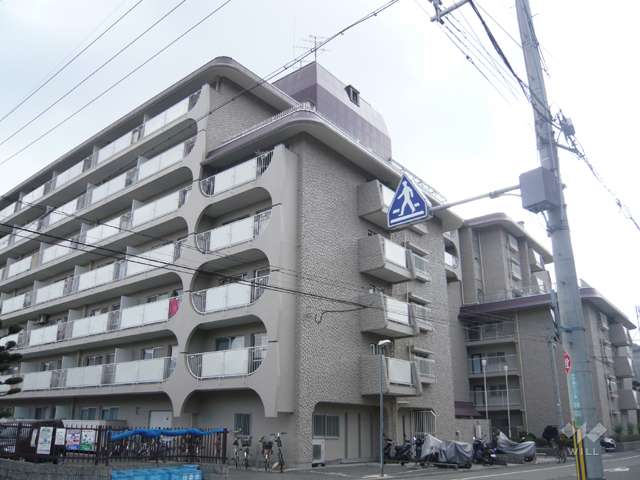 日商岩井上甲子園マンションの外観（北側から）