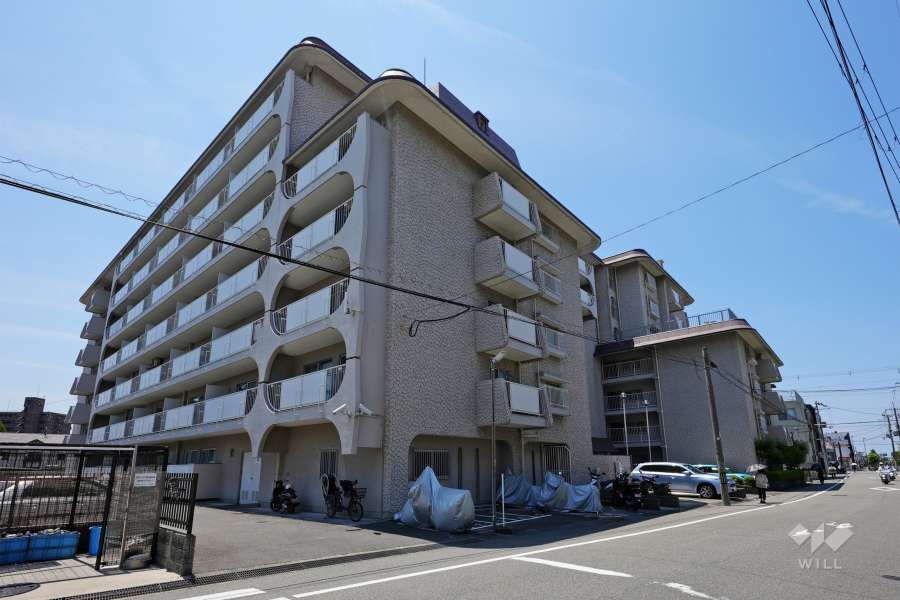 日商岩井上甲子園マンションの外観(北側から)