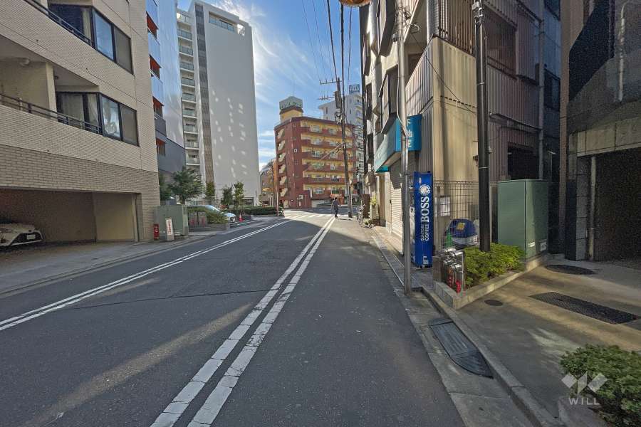 敷地北東側の前面道路