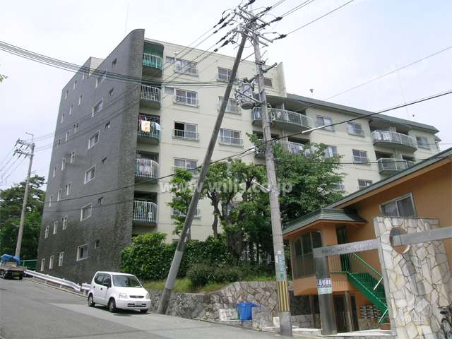 ニュー夙川マンションの外観（南西側から）
