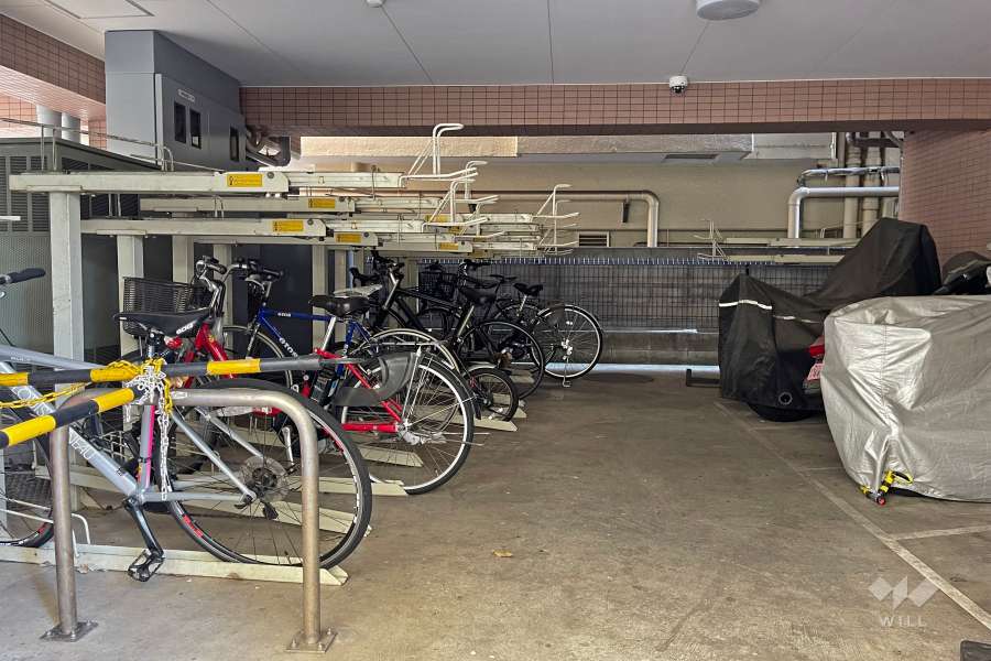 屋内に設けられた駐輪場