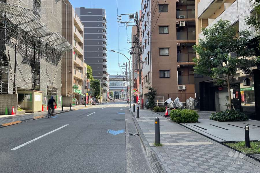 敷地北東側の前面道路　