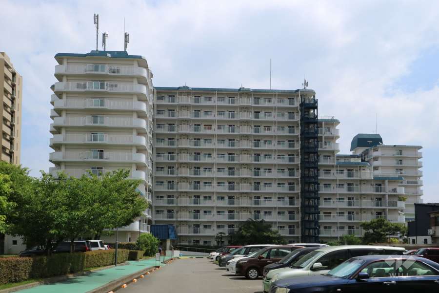 日商岩井香枦園マンション1号棟の外観（北側から）