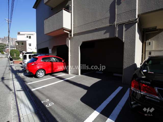 敷地内駐車場（屋外平面式）