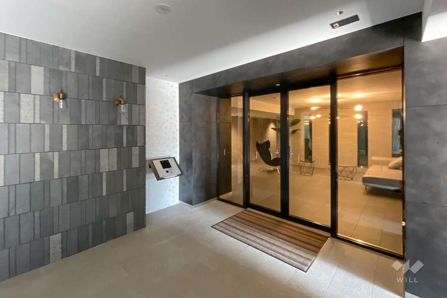 エントランスはオートロック付きです。