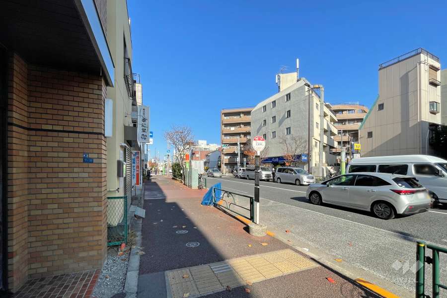 敷地東側の前面道路