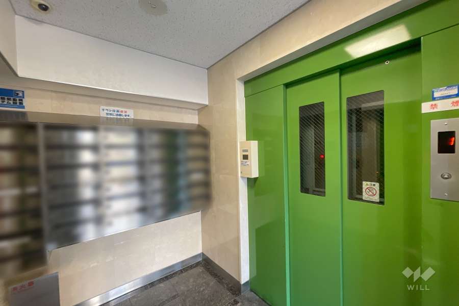 共用のエレベーター