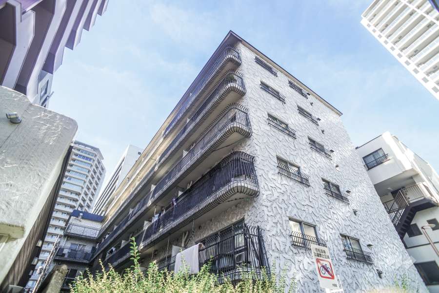 秀和蒲田レジデンスの外観（南東側から）