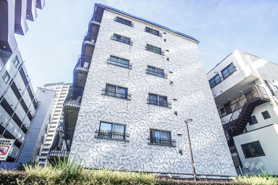 秀和蒲田レジデンスの外観（東側から）