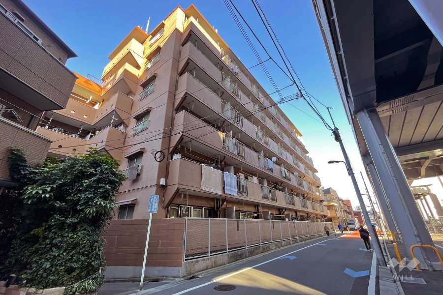 ファミネス梅屋敷の外観（南東側から）