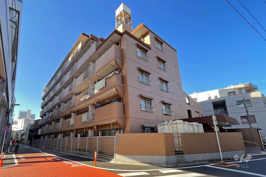 ファミネス梅屋敷の外観（北東側から）