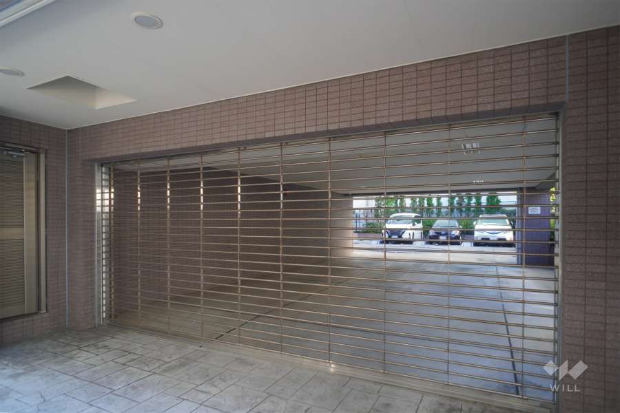 駐車場の出入り口（リングシャッター付き）　　