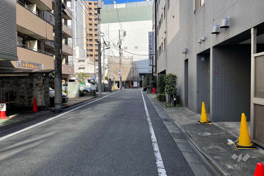 敷地北西側の前面道路　