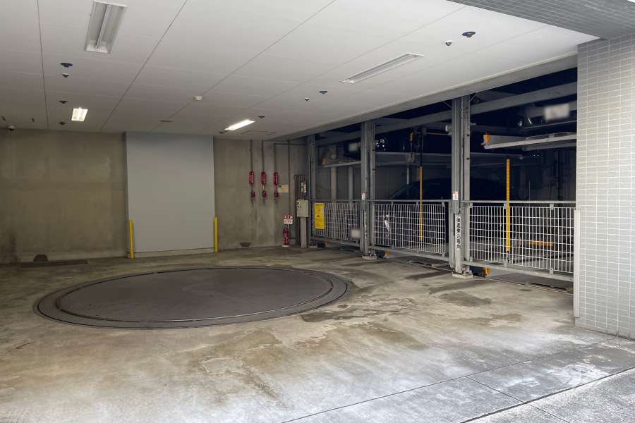 敷地内駐車場（屋内機械式）　
