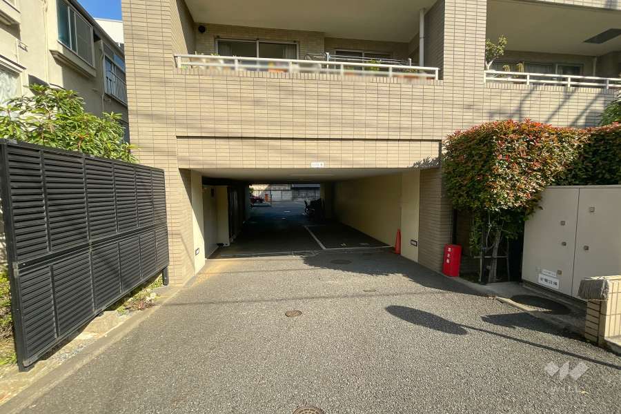 駐車場の出入口