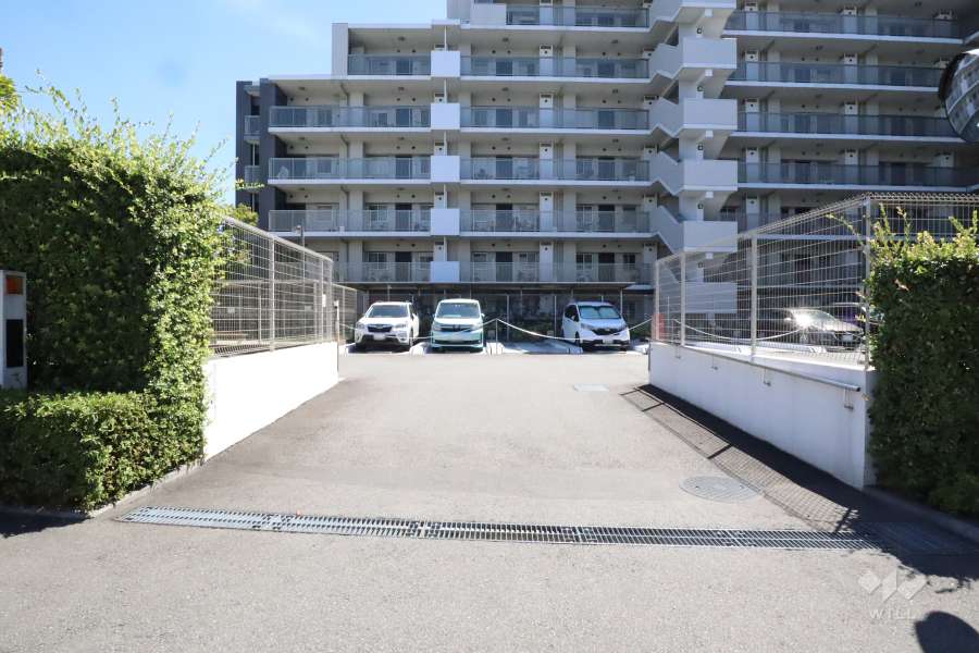 駐車場の出入り口