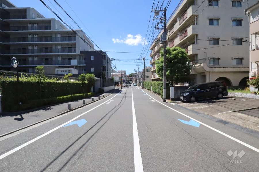 敷地北側の前面道路　