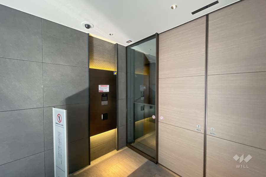 エントランスはオートロック付きです。