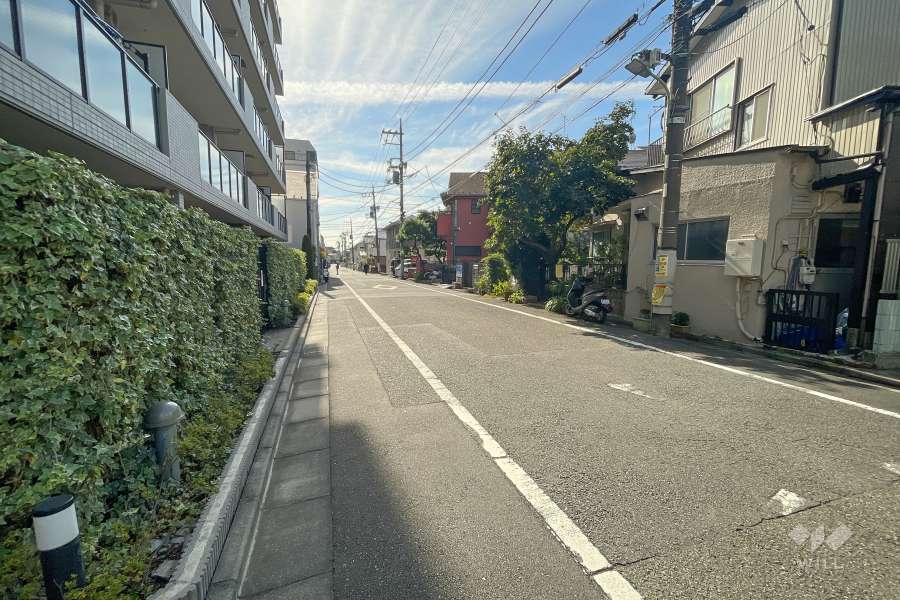 敷地南西側の前面道路