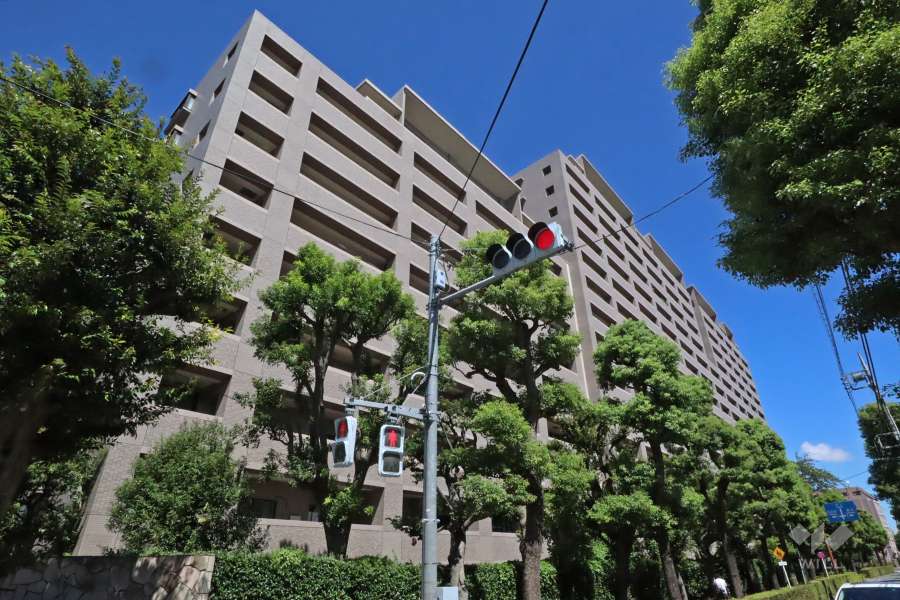 ヒルズ久が原壱番館の外観（南西側から）