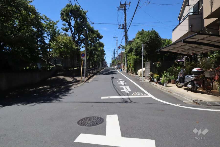 敷地北側の前面道路　
