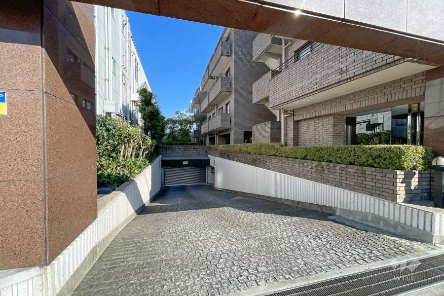 駐車場の出入り口