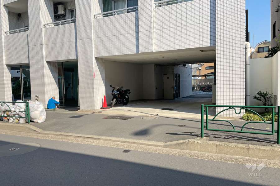 駐車場の出入り口